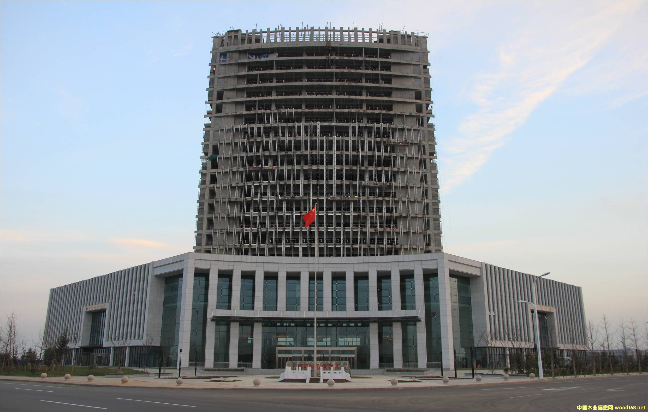 �D���R�ʾC�ϱ����^(q��)���մ�� �c���ɷŴ�