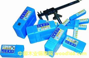 ��ľ����