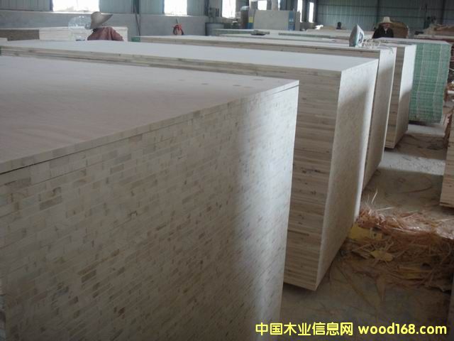 ���γ���