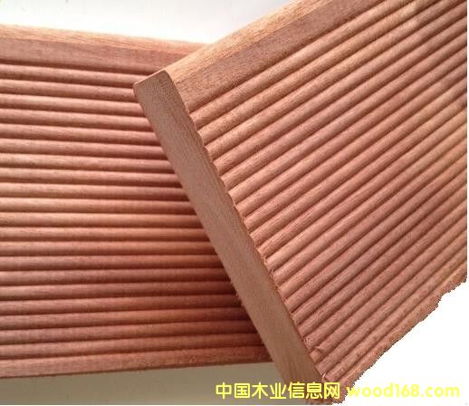 ɽ��ľ��Ķ����X(qi��n)һ������Ԕ��(x��)��B