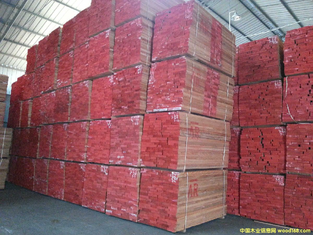 �t���S����ľ