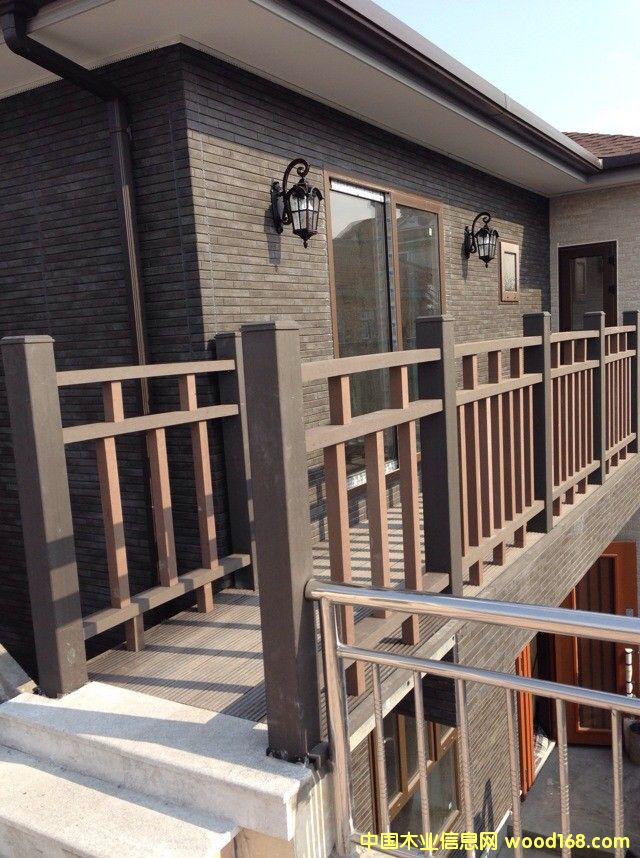  �Ϻ������u��ʽľ�Y���e����Ԕ����B