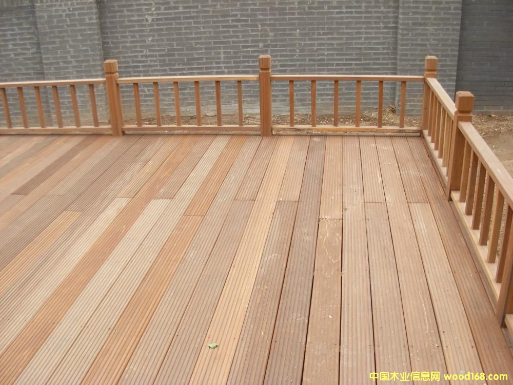 ɽ��ľ����Ƭ��