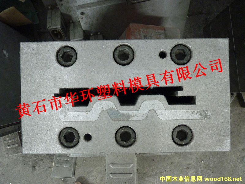 PEģ�� 160��(sh��)�ĵذ�