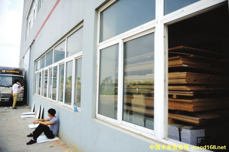 �Ϸ�ԣɭľ�I(y��)���ݸ����J��Σ�C(j��)�������ף������������T�����