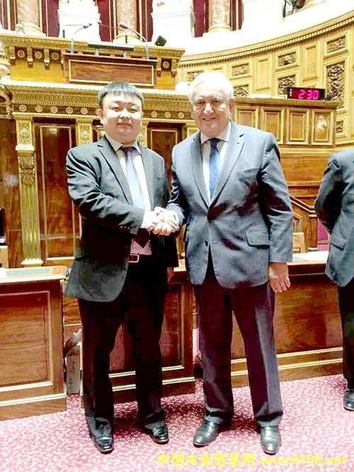 ���K��(��i)��ɭ����(j��ng)�������S��(x��)�����L���� ����B�h(hu��n)��ľ��