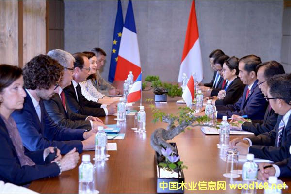 ӡ��ͷ����M(j��n)��ӡ��ľ�ĳ��ښW�˕�Մ