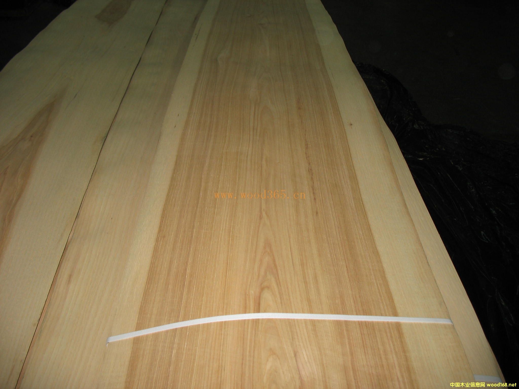 ��Ȼɽ����ľƤ