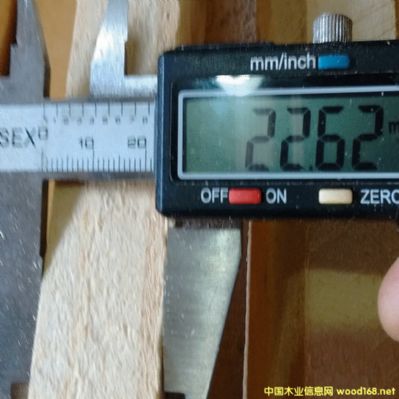 ����͢�؃r��ľ��Ԕ����B